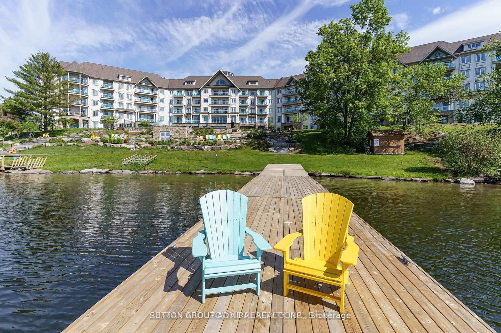 #425 - 25 Pen Lake Point Road