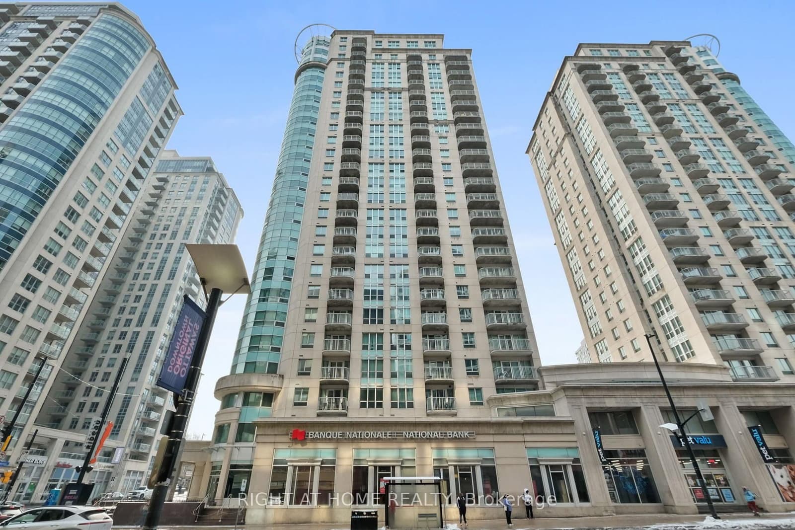 #2302 - 234 Rideau Street