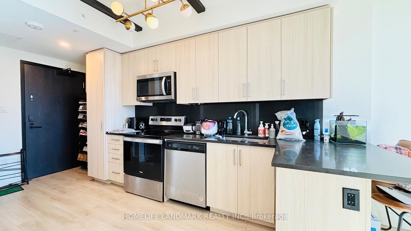#1536 - 145 Columbia Street W