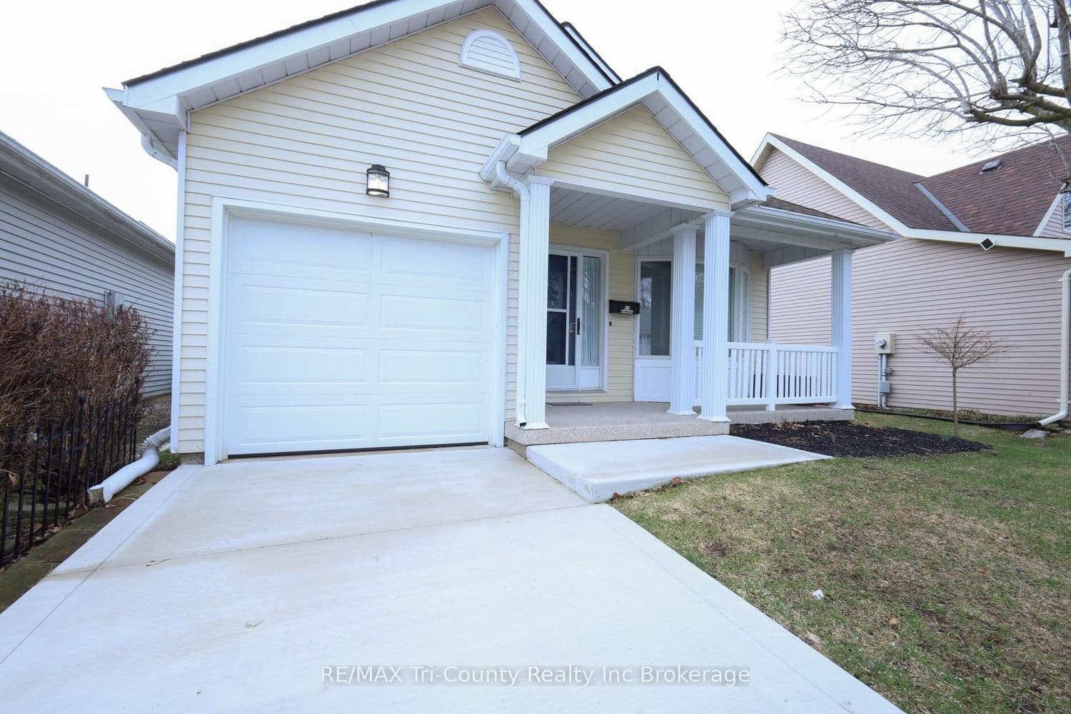 33 Wilkins Crescent