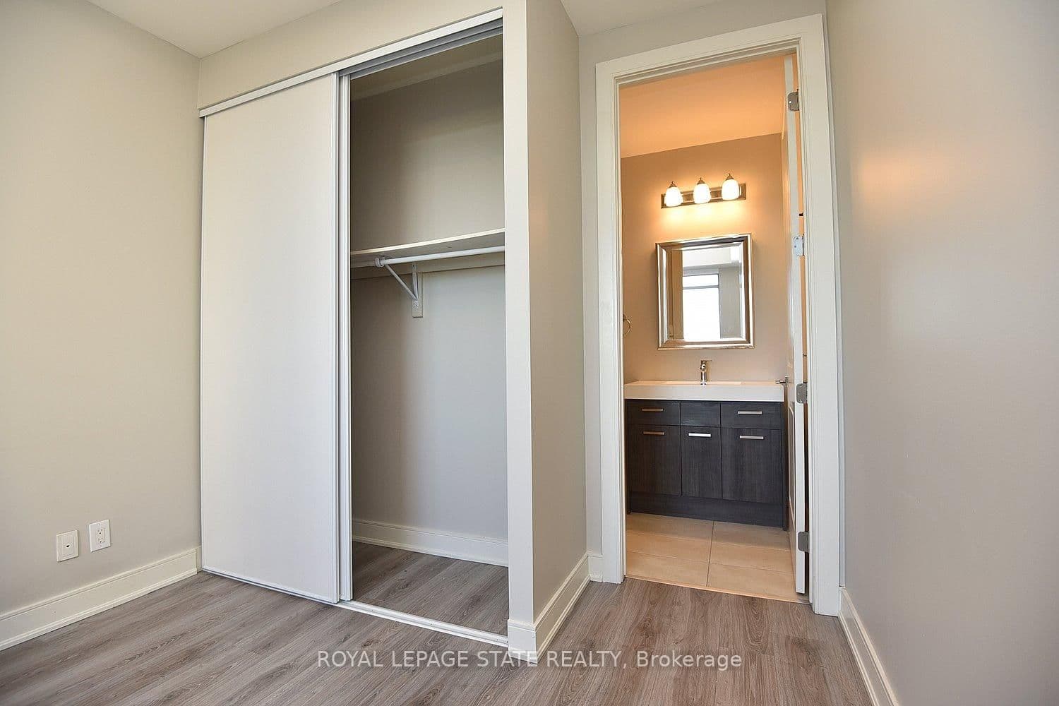 150 Main Street W, Unit 603 thumbnail 19