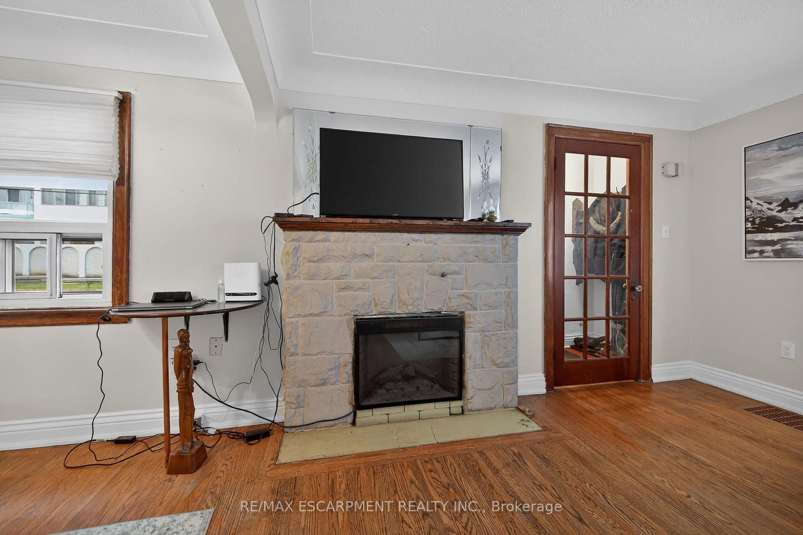 144 Hunter Street W thumbnail 10