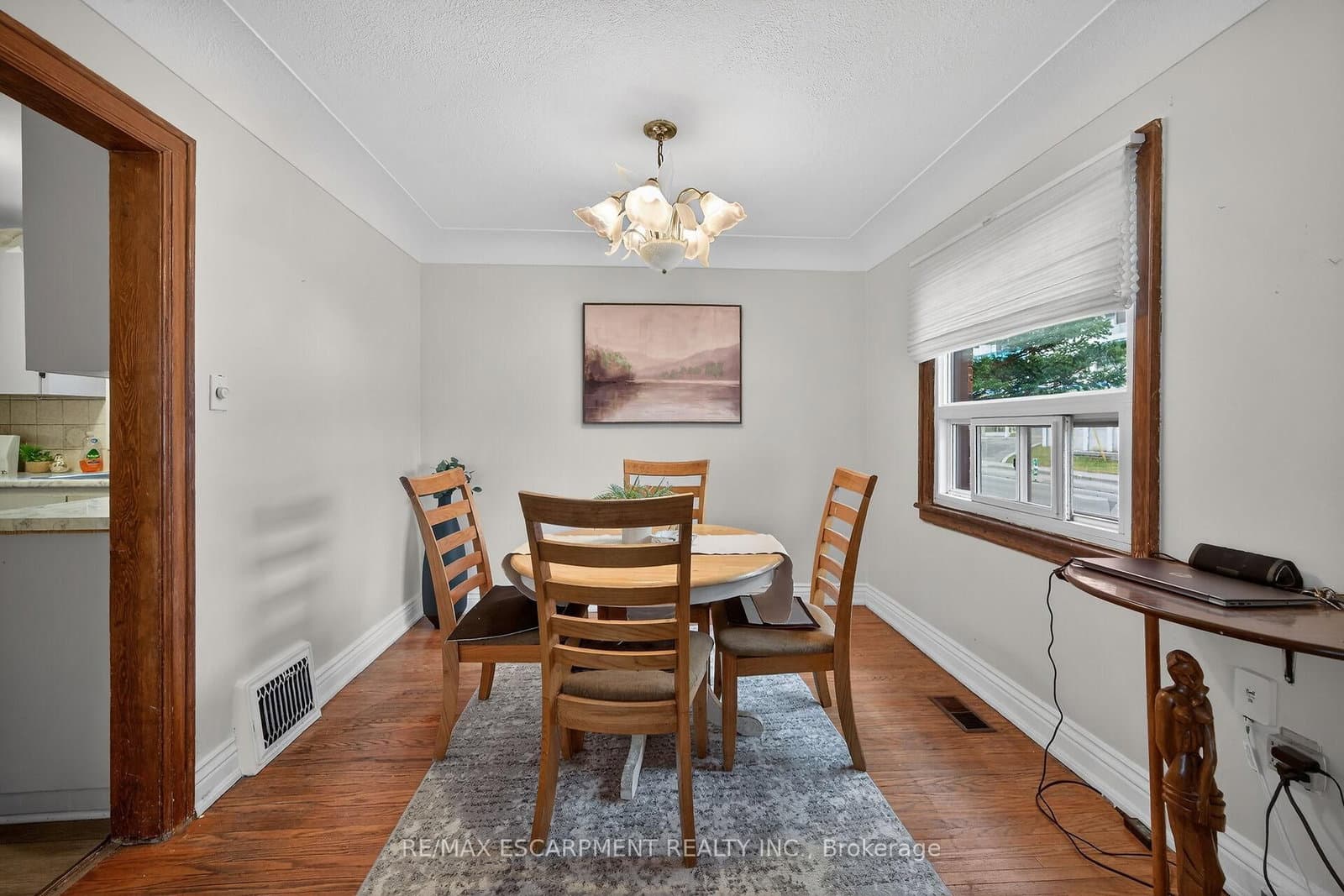 144 Hunter Street W thumbnail 12