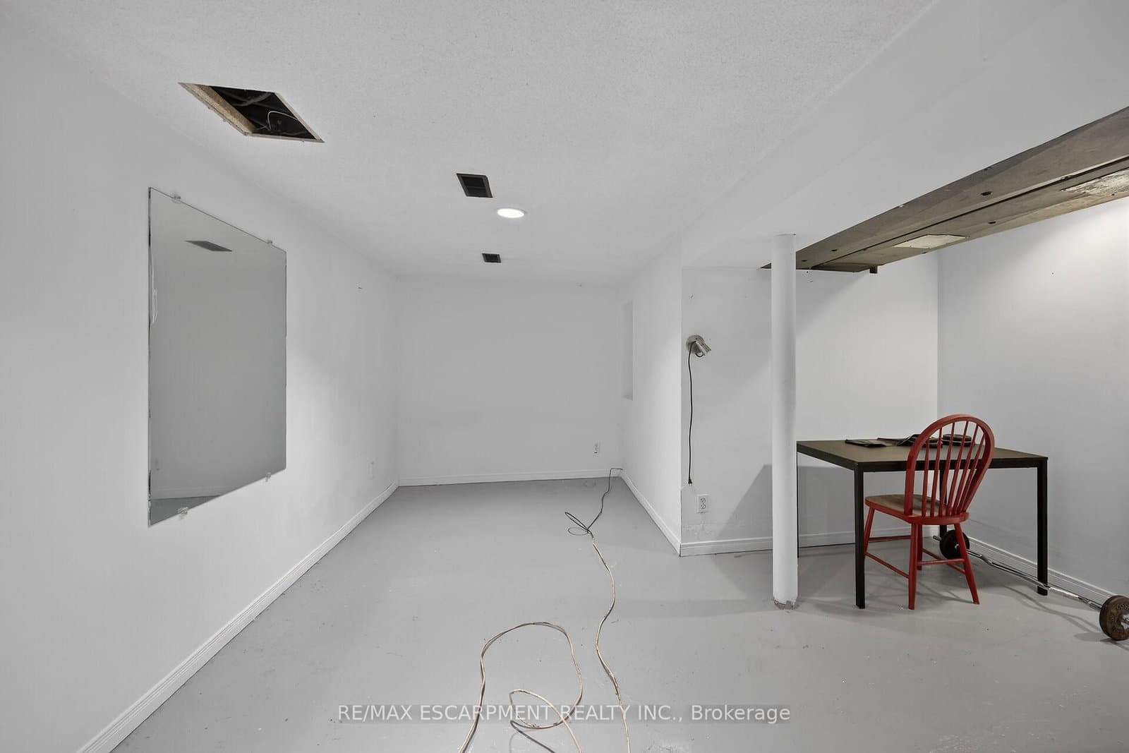 144 Hunter Street W thumbnail 30