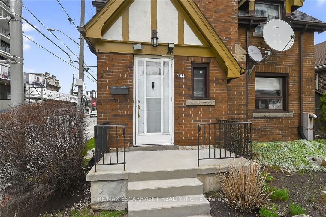 144 Hunter Street W thumbnail 44
