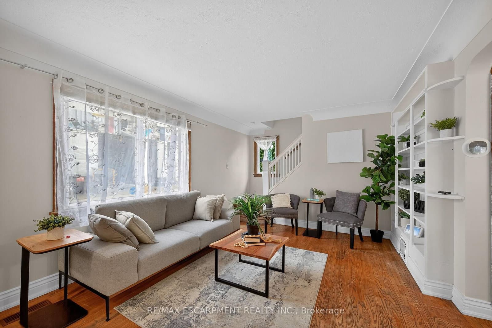 144 Hunter Street W thumbnail 6