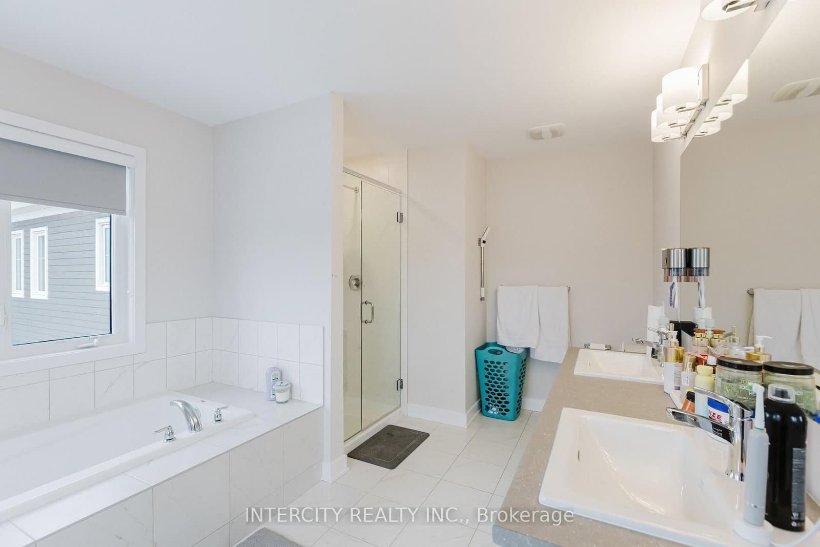 124 Hackamore Crescent thumbnail 24