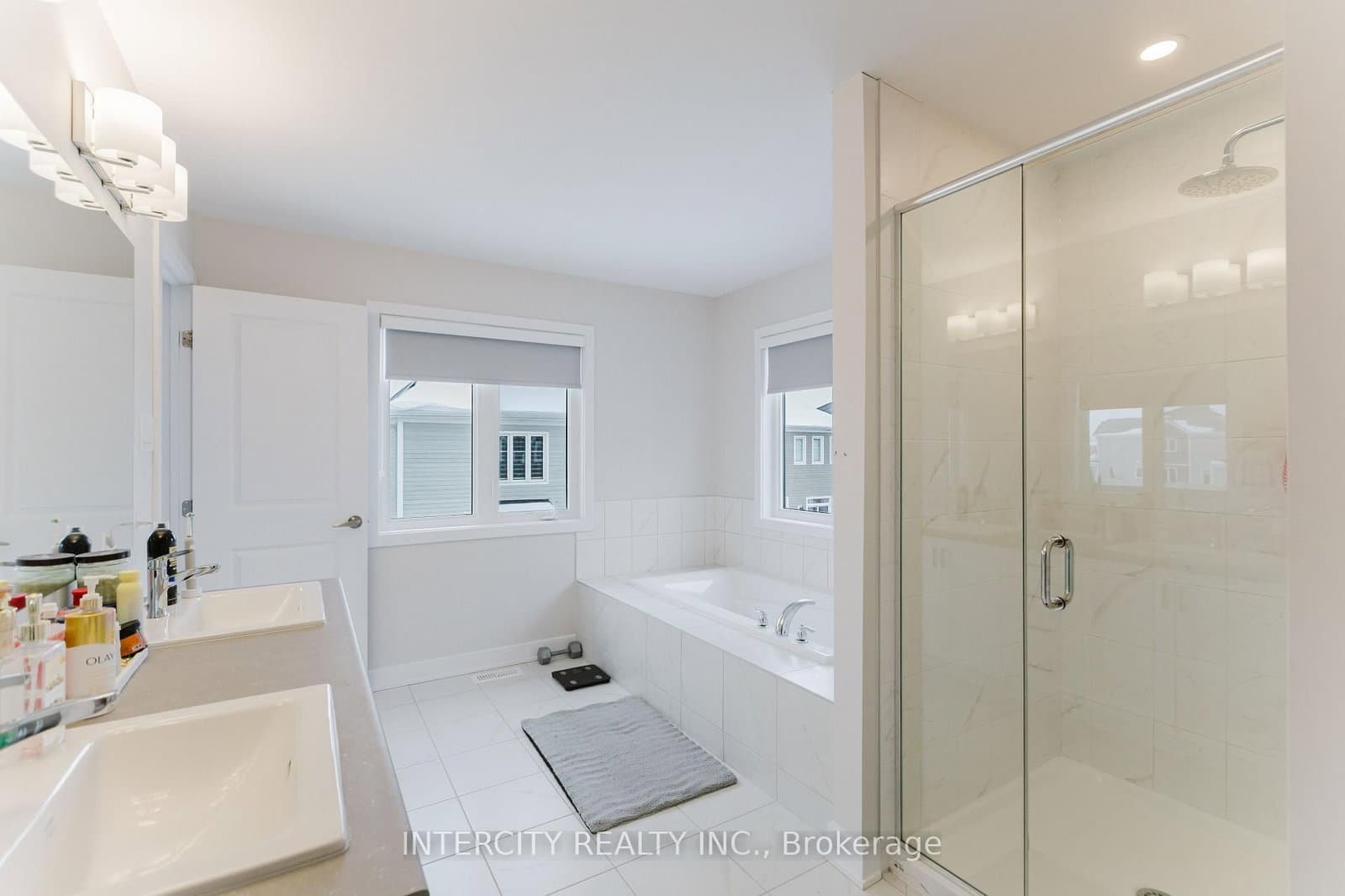 124 Hackamore Crescent thumbnail 25