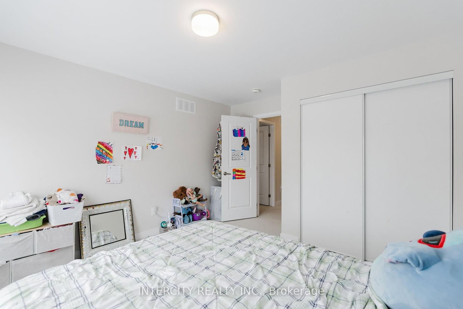 124 Hackamore Crescent thumbnail 32