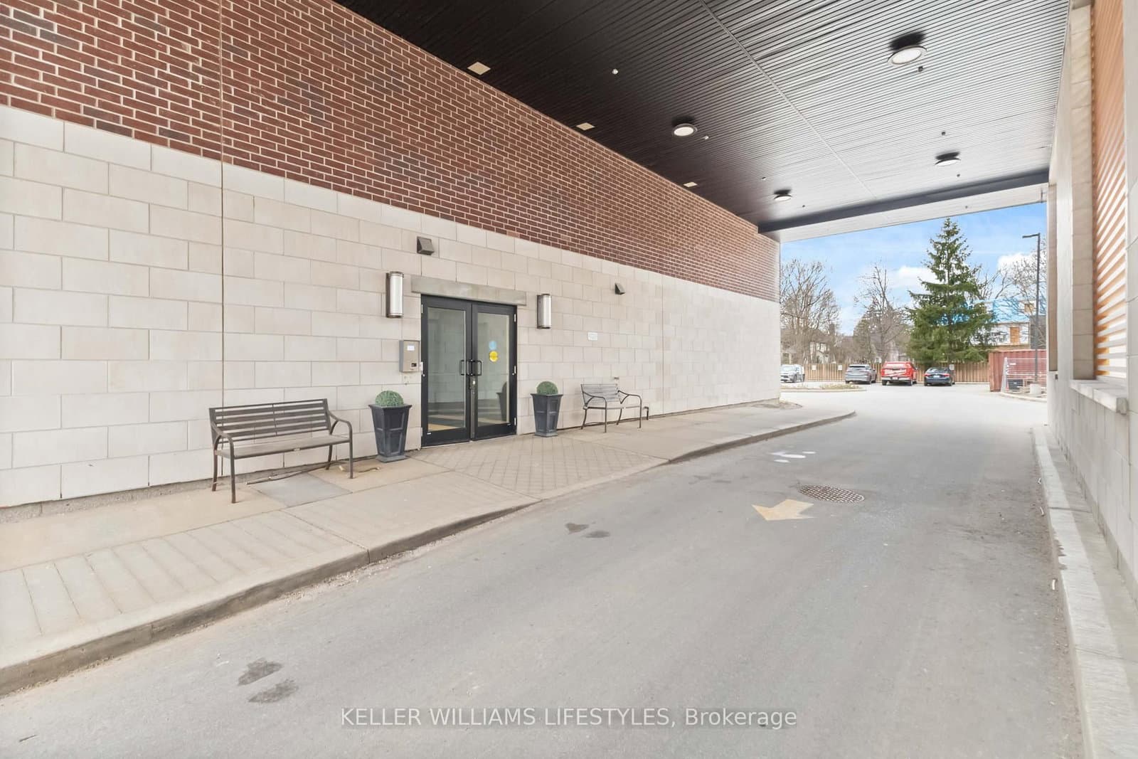 89 RIDOUT Street S, Unit 305 - Image 1