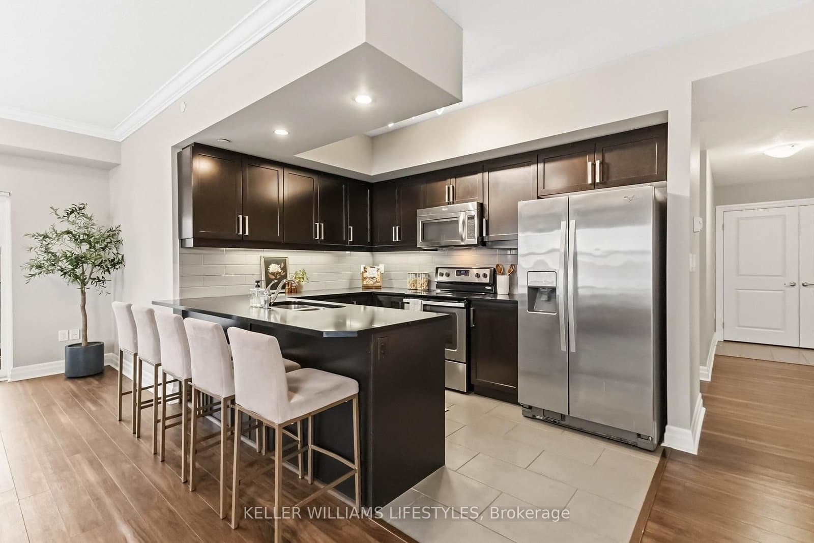 89 RIDOUT Street S, Unit 305 thumbnail 23