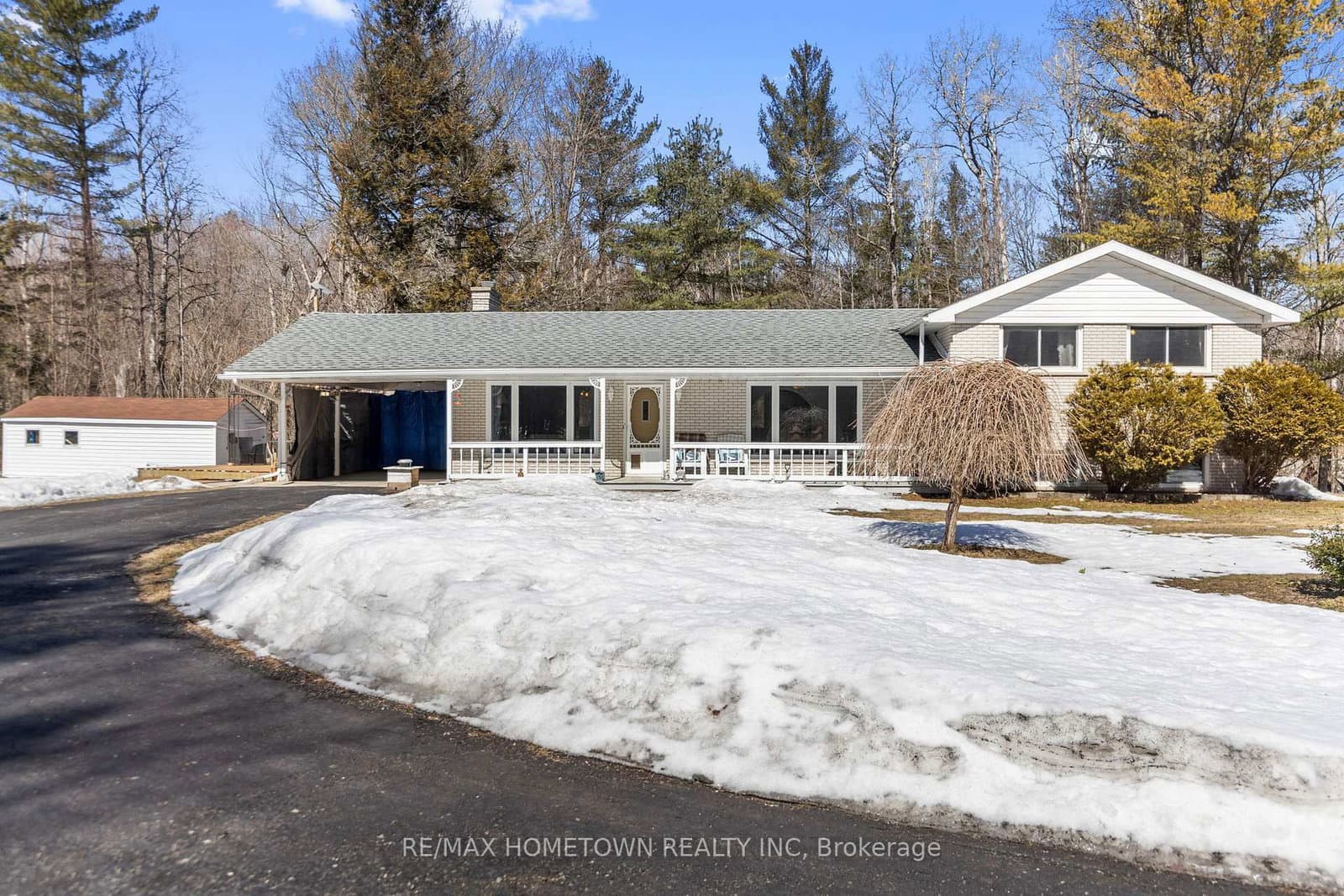 26 Hallecks Road W