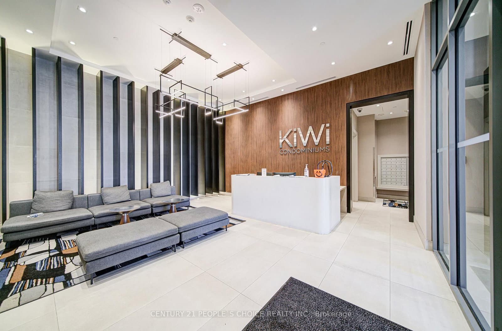 212 King William Street, Unit 703 thumbnail 3