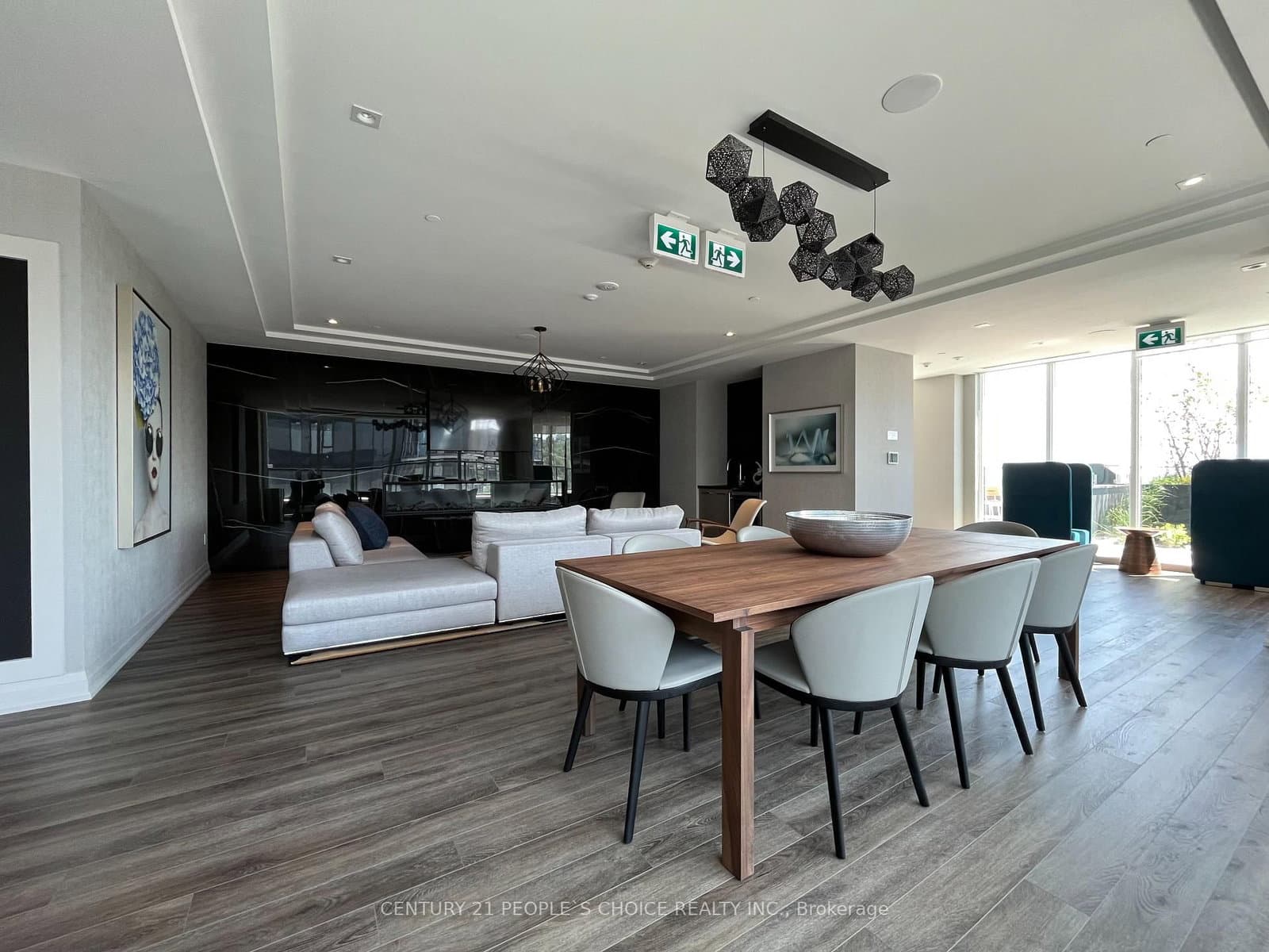 212 King William Street, Unit 703 thumbnail 33