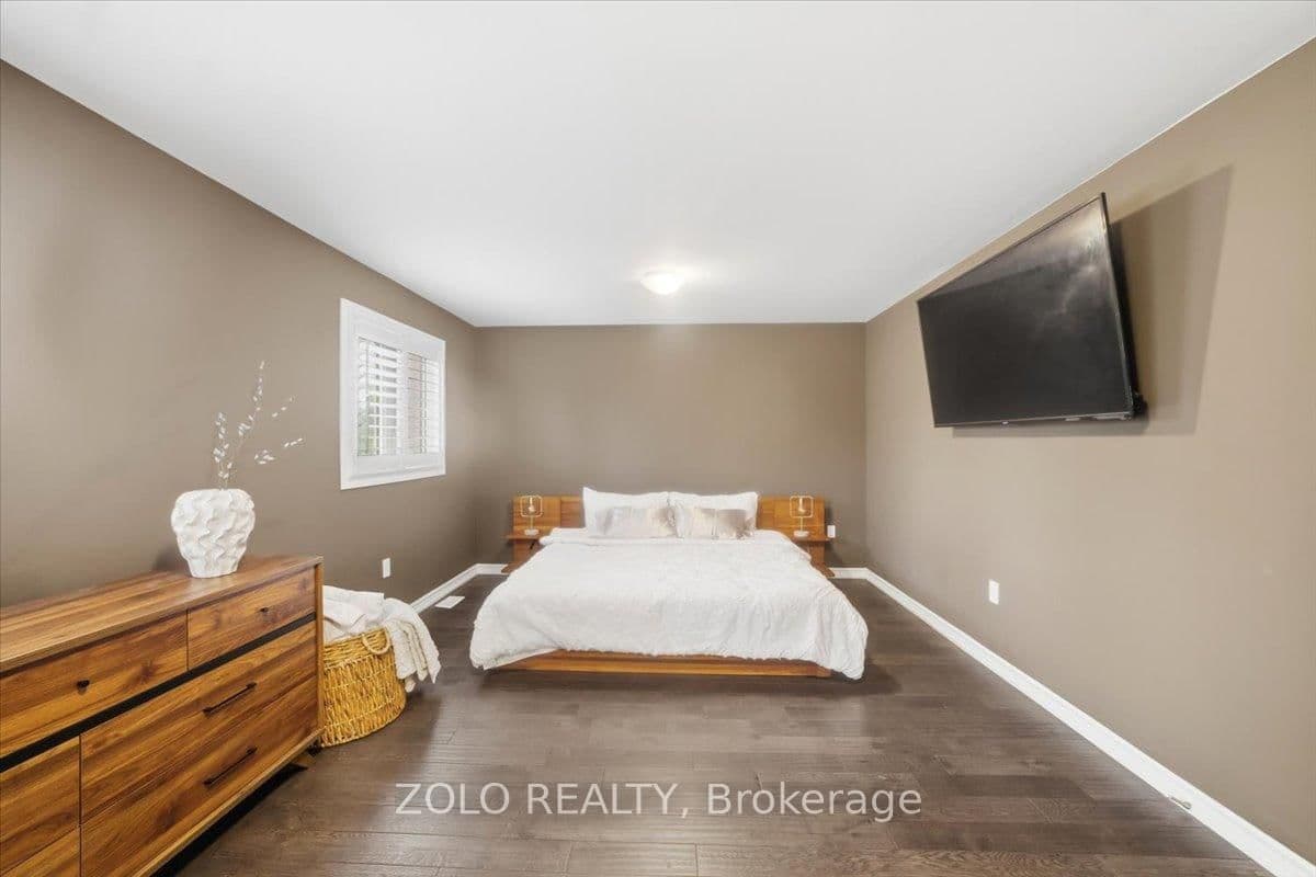 52 Claxton Crescent thumbnail 24