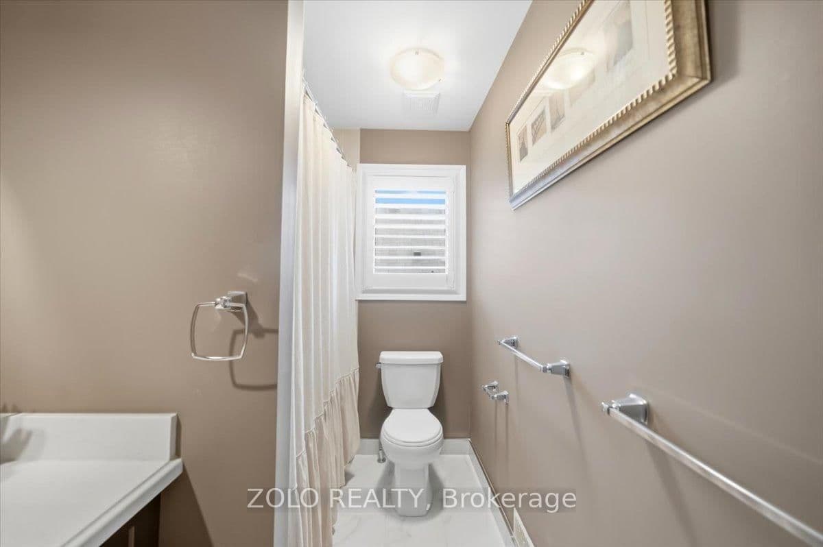 52 Claxton Crescent thumbnail 35