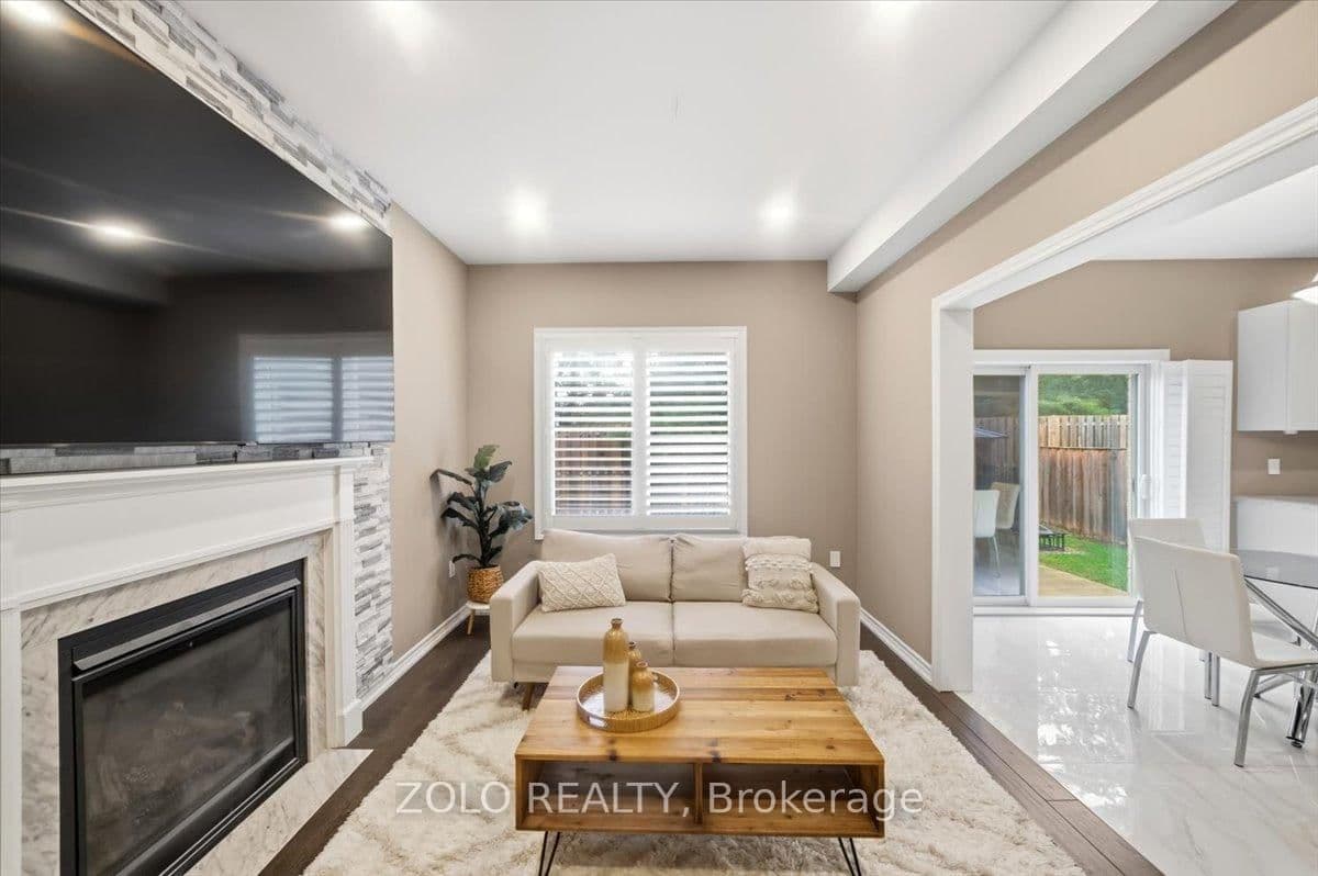 52 Claxton Crescent thumbnail 8