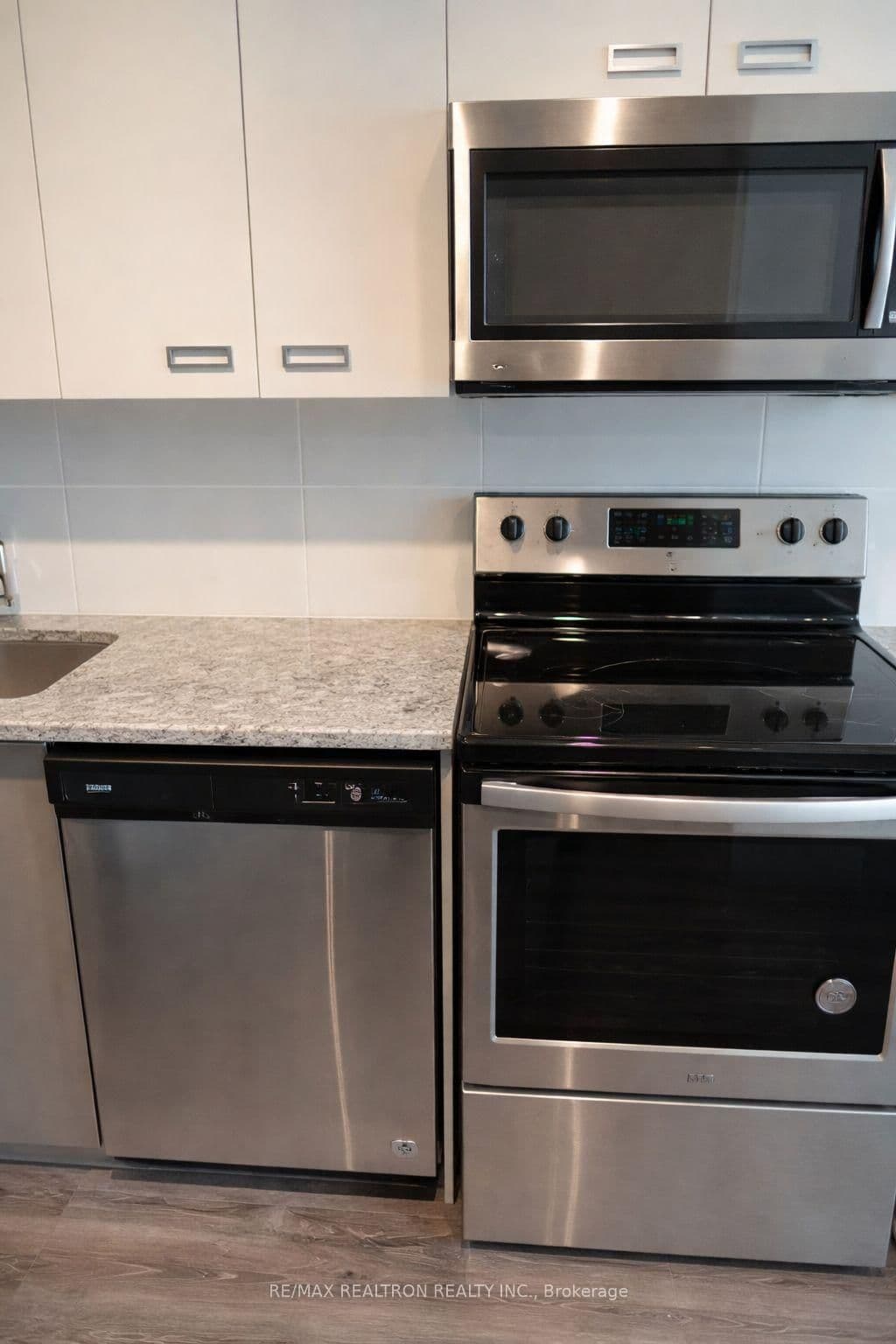 257 Hemlock Street, Unit 209 thumbnail 3