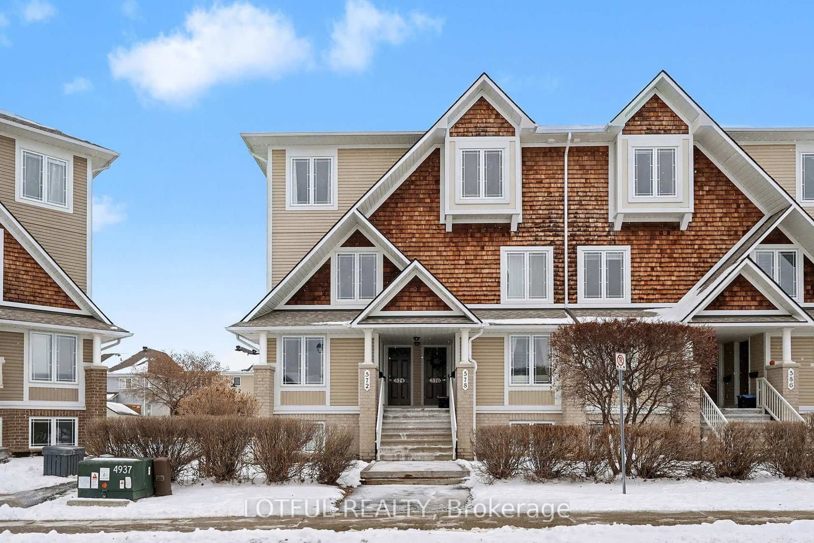 576 Lakeridge Drive thumbnail 2