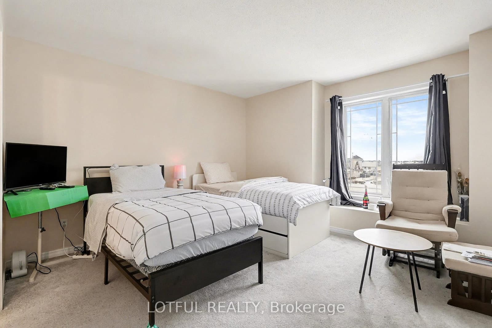 576 Lakeridge Drive thumbnail 23