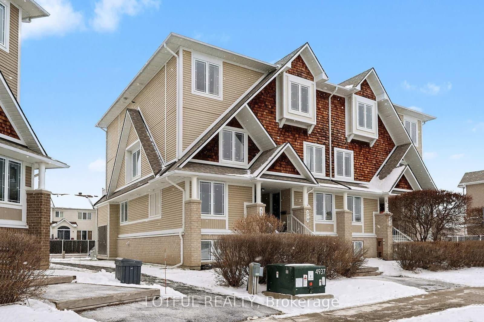 576 Lakeridge Drive thumbnail 3