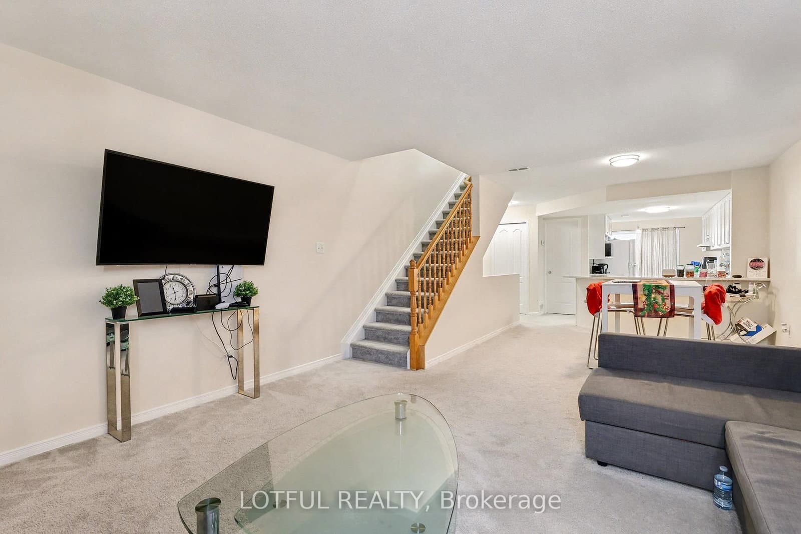 576 Lakeridge Drive thumbnail 7