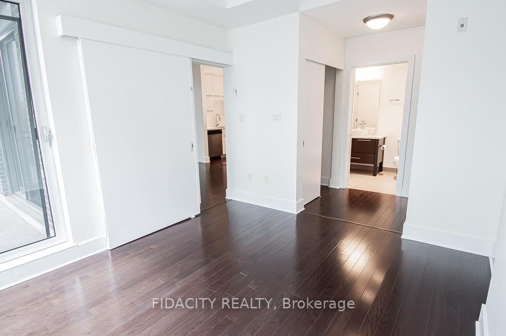 101 Richmond Road, Unit 320 thumbnail 10