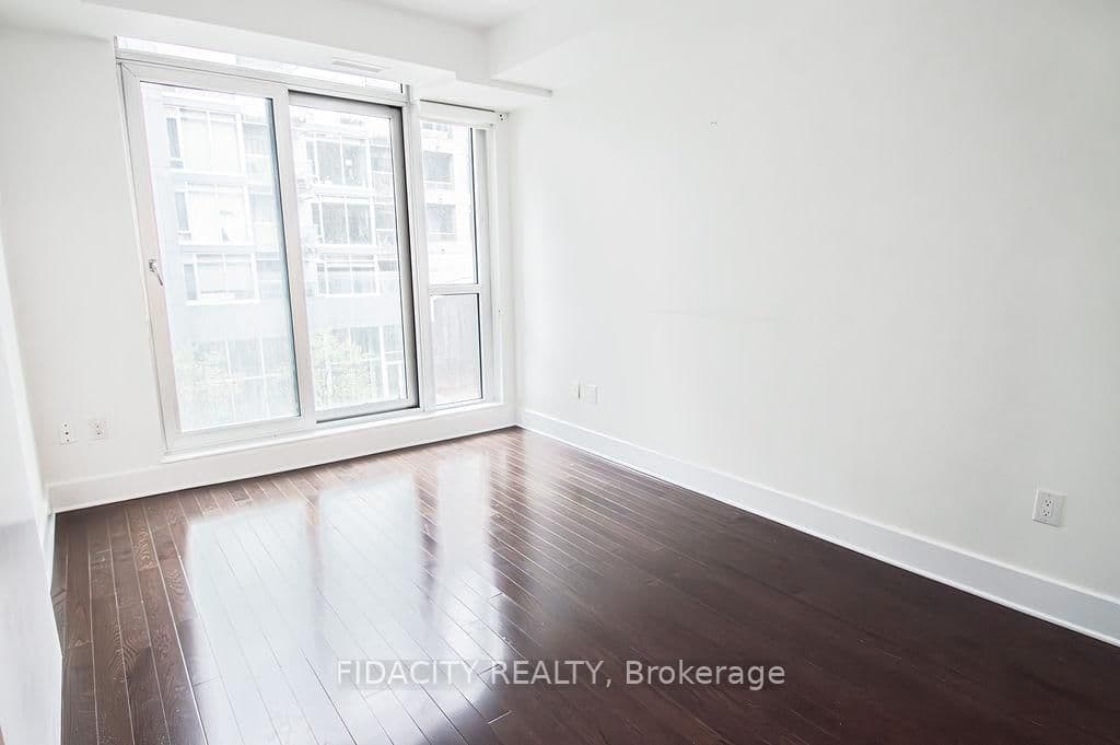 101 Richmond Road, Unit 320 thumbnail 12