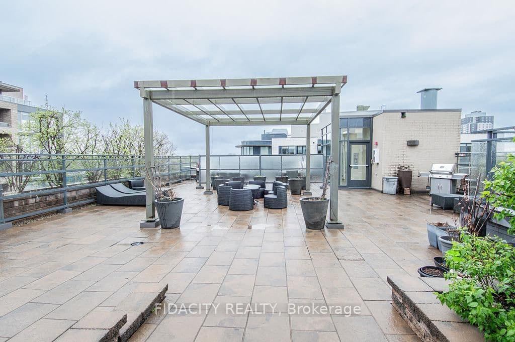 101 Richmond Road, Unit 320 thumbnail 16