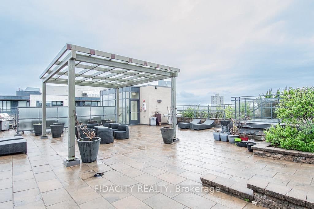 101 Richmond Road, Unit 320 thumbnail 17