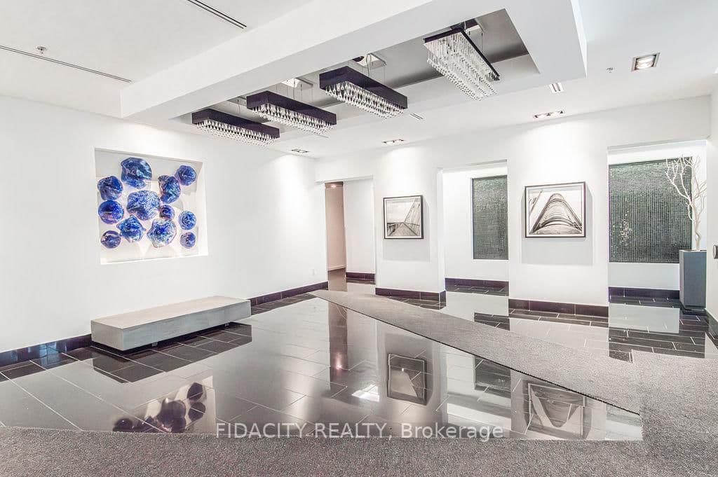 101 Richmond Road, Unit 320 thumbnail 2