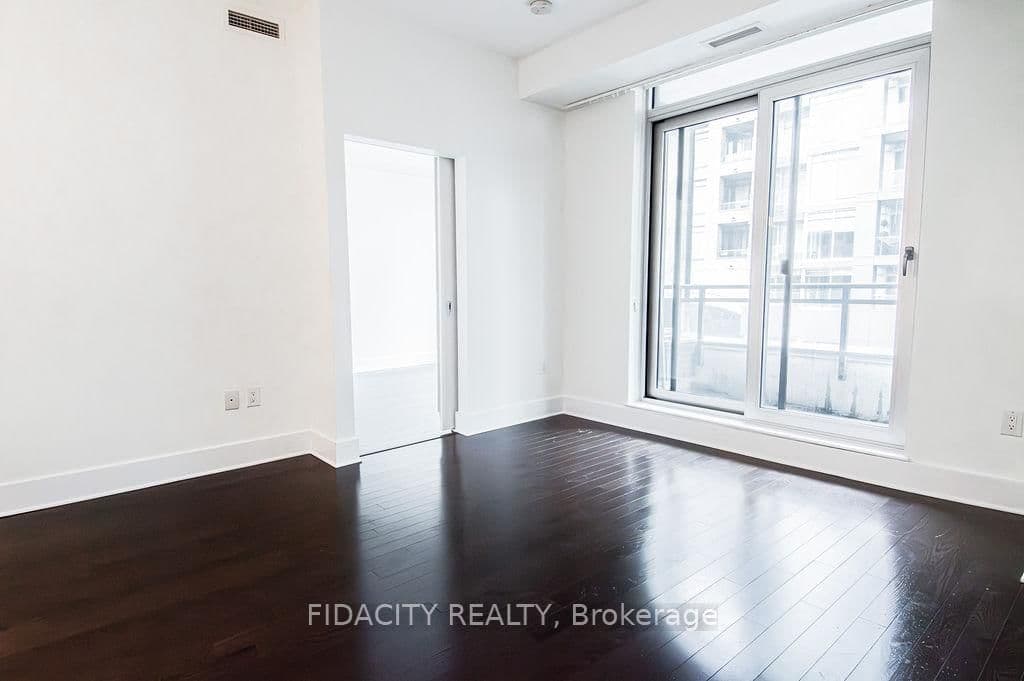 101 Richmond Road, Unit 320 thumbnail 6