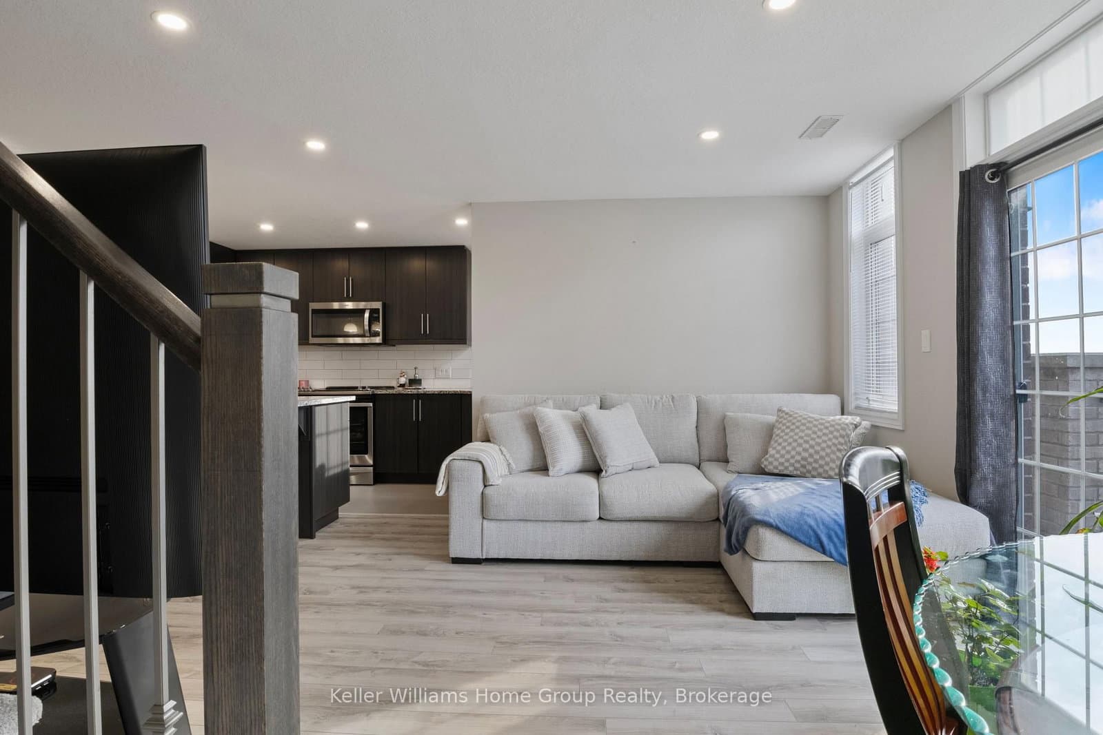 333 Gosling Gardens, Unit 314 thumbnail 14