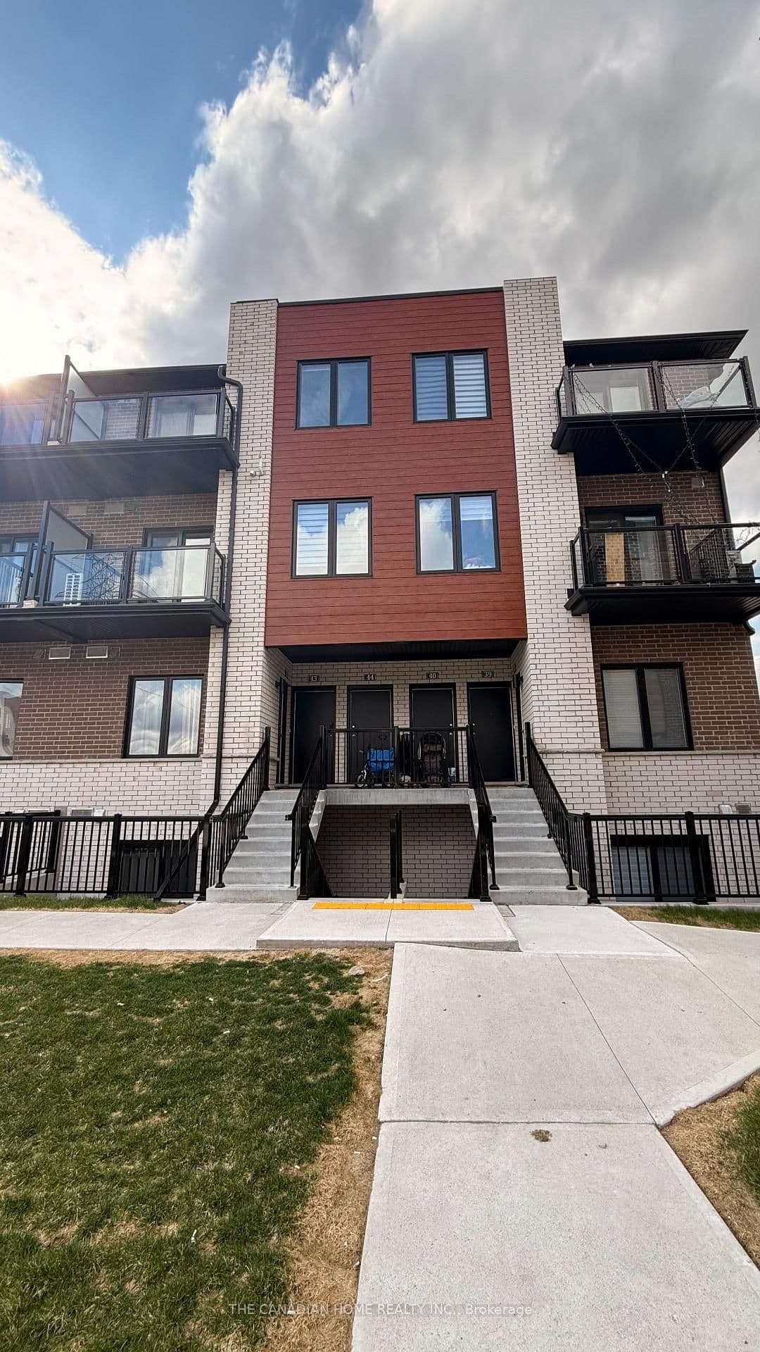10 S Creek Drive, Unit 44