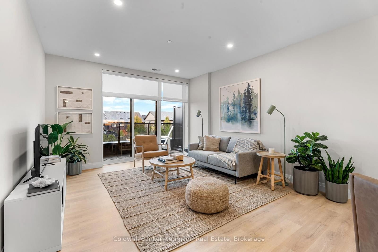 #309 - 1882 Gordon Street