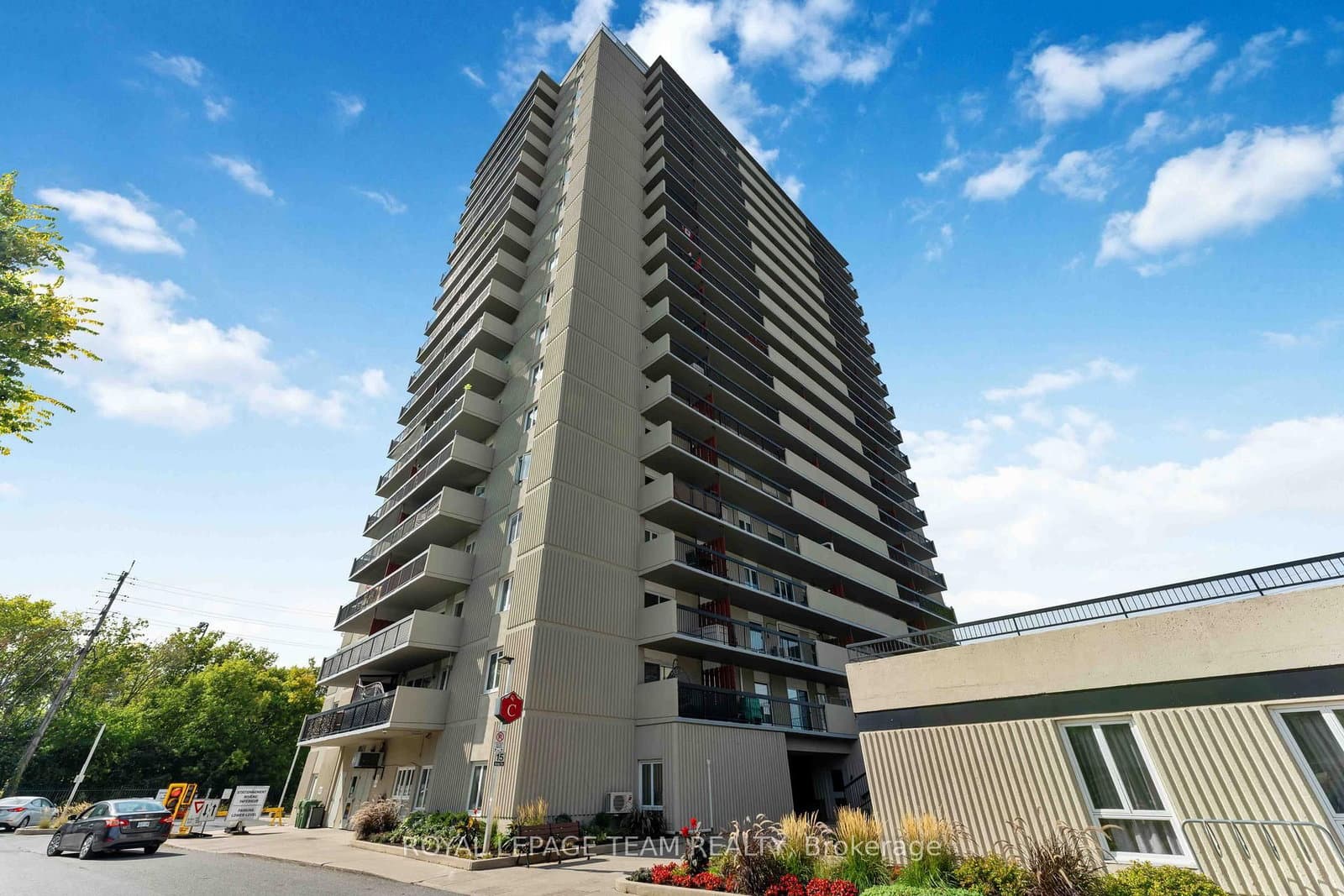#606 - 158C McArthur Avenue