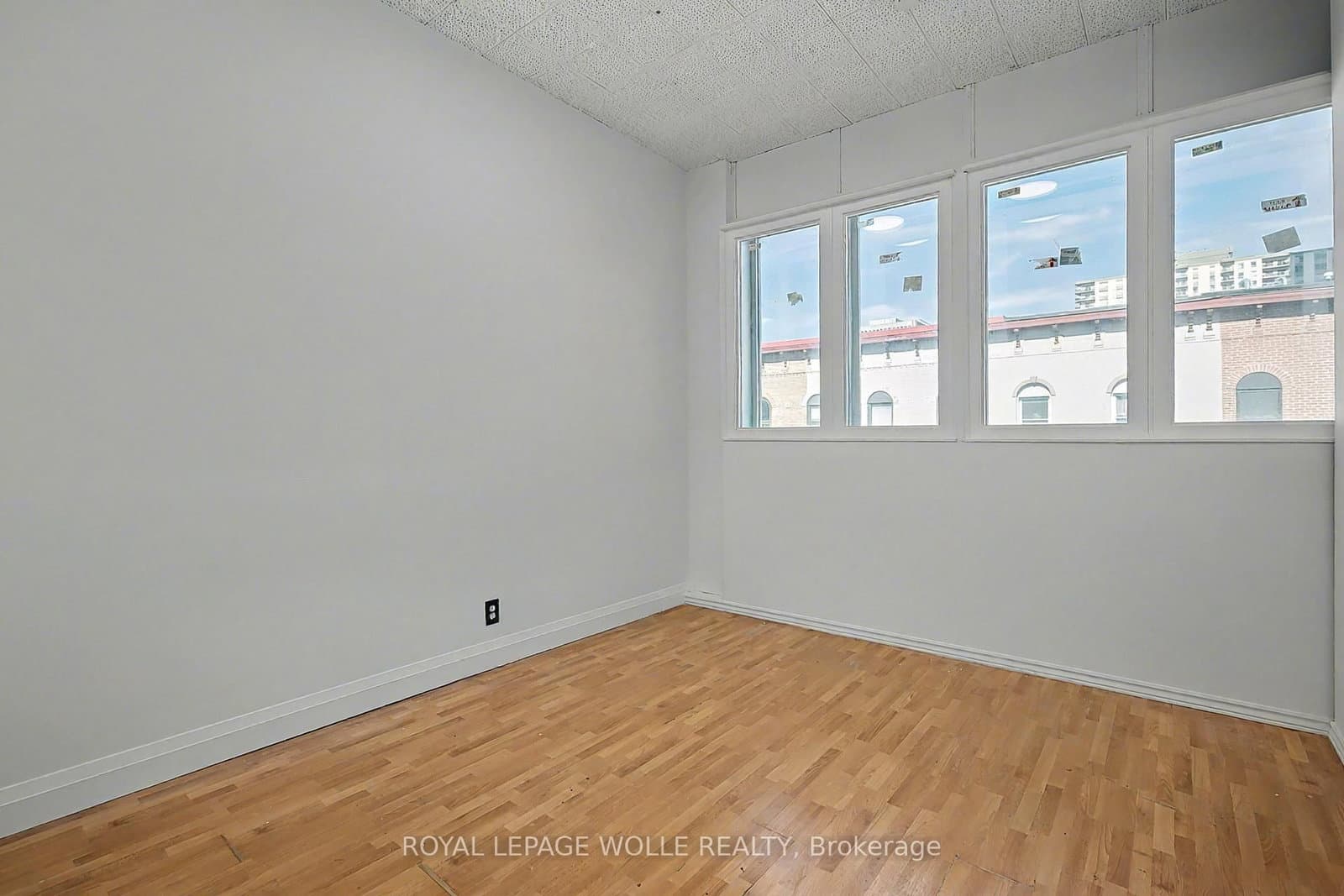 19 King Street E, Unit 2 thumbnail 16