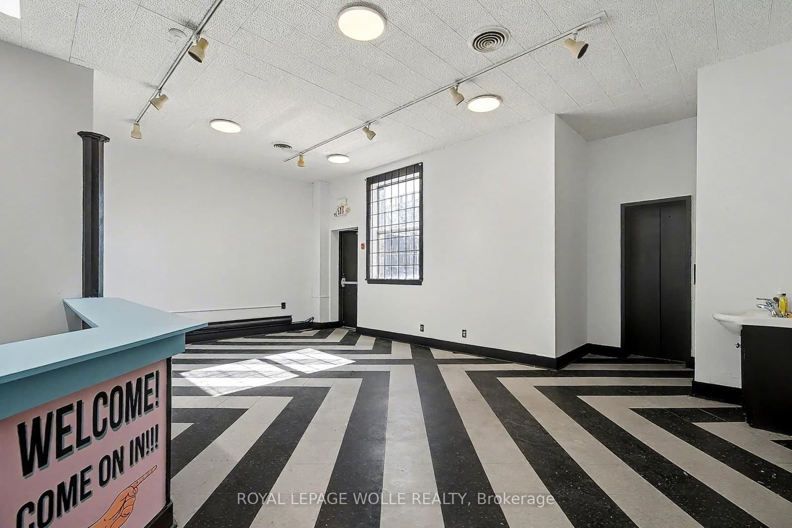 19 King Street E, Unit 2 thumbnail 3