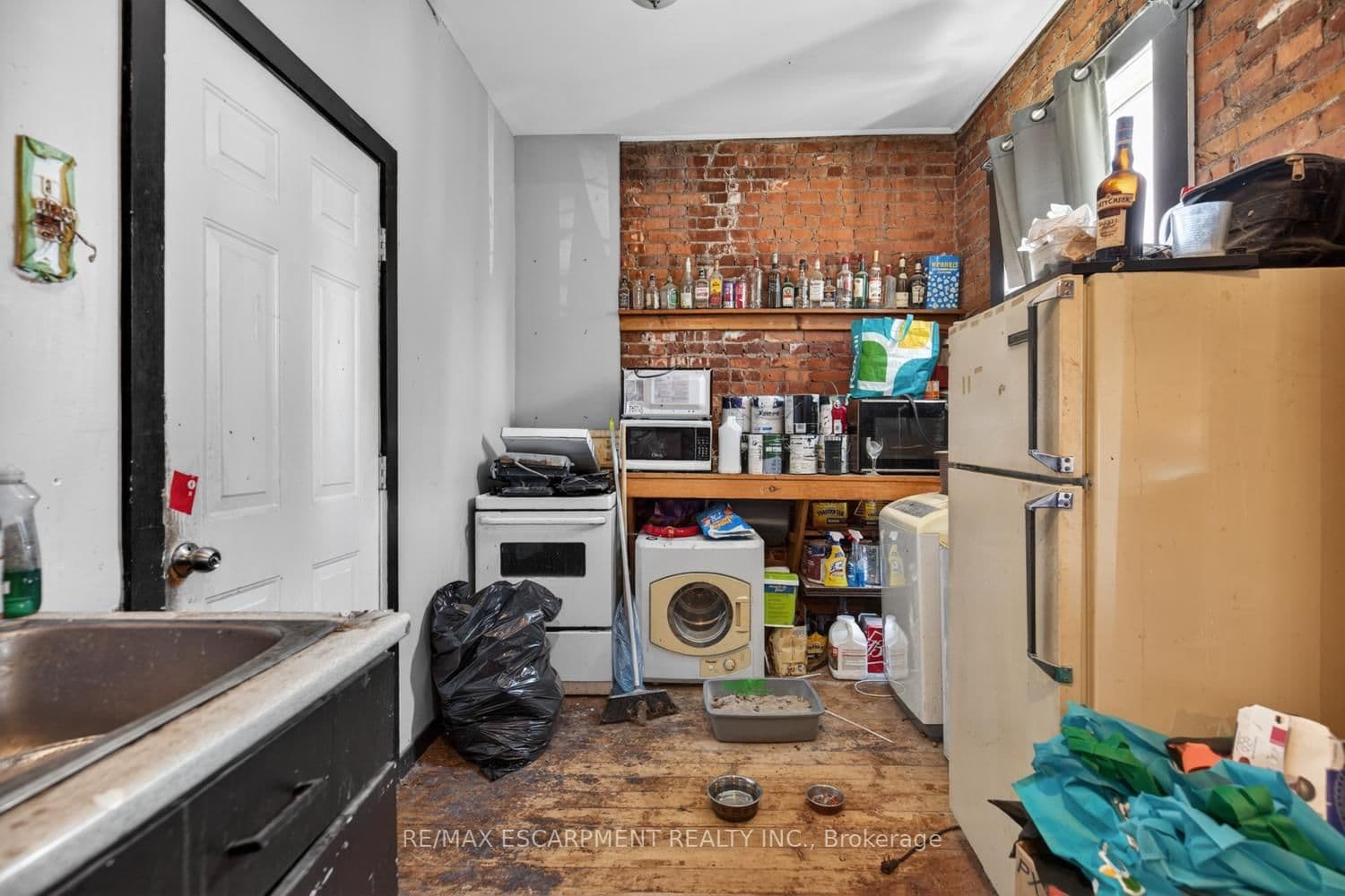 38 Hess Street S thumbnail 10