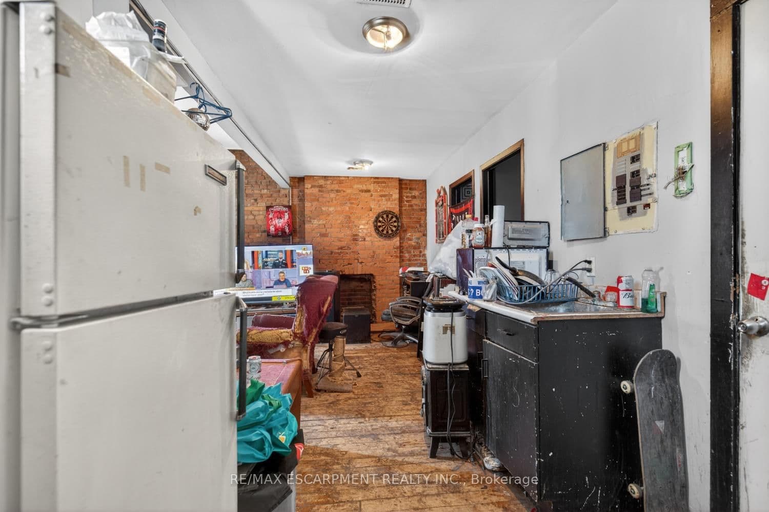 38 Hess Street S thumbnail 11