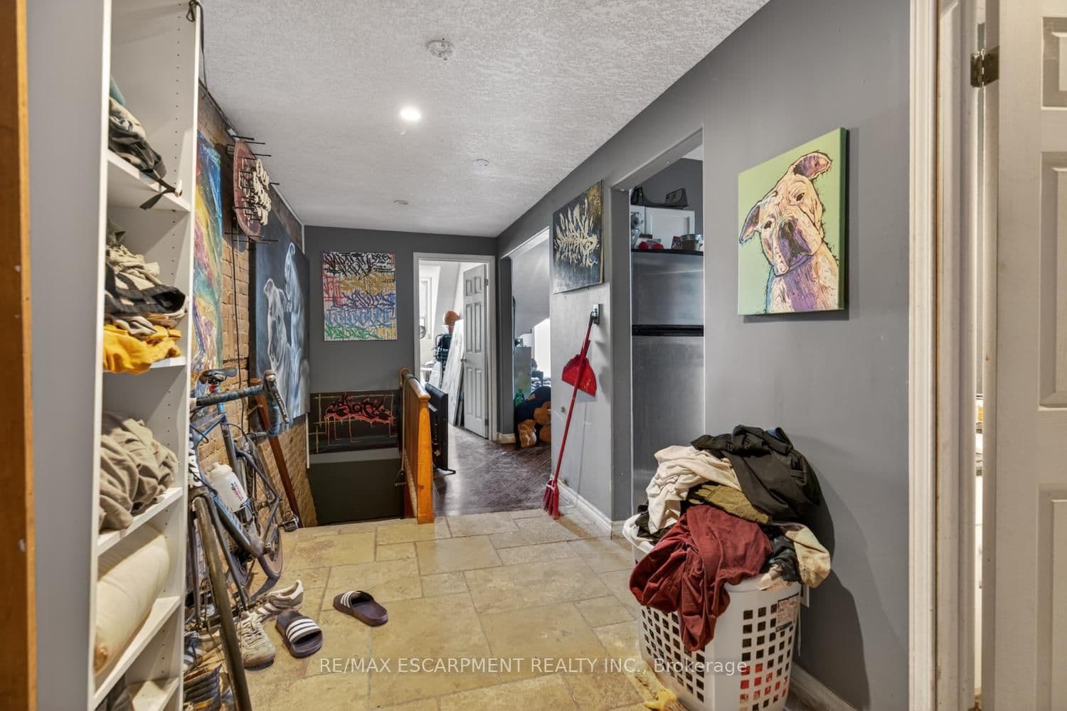 38 Hess Street S thumbnail 17