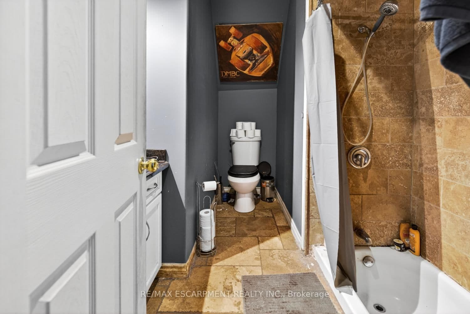 38 Hess Street S thumbnail 32