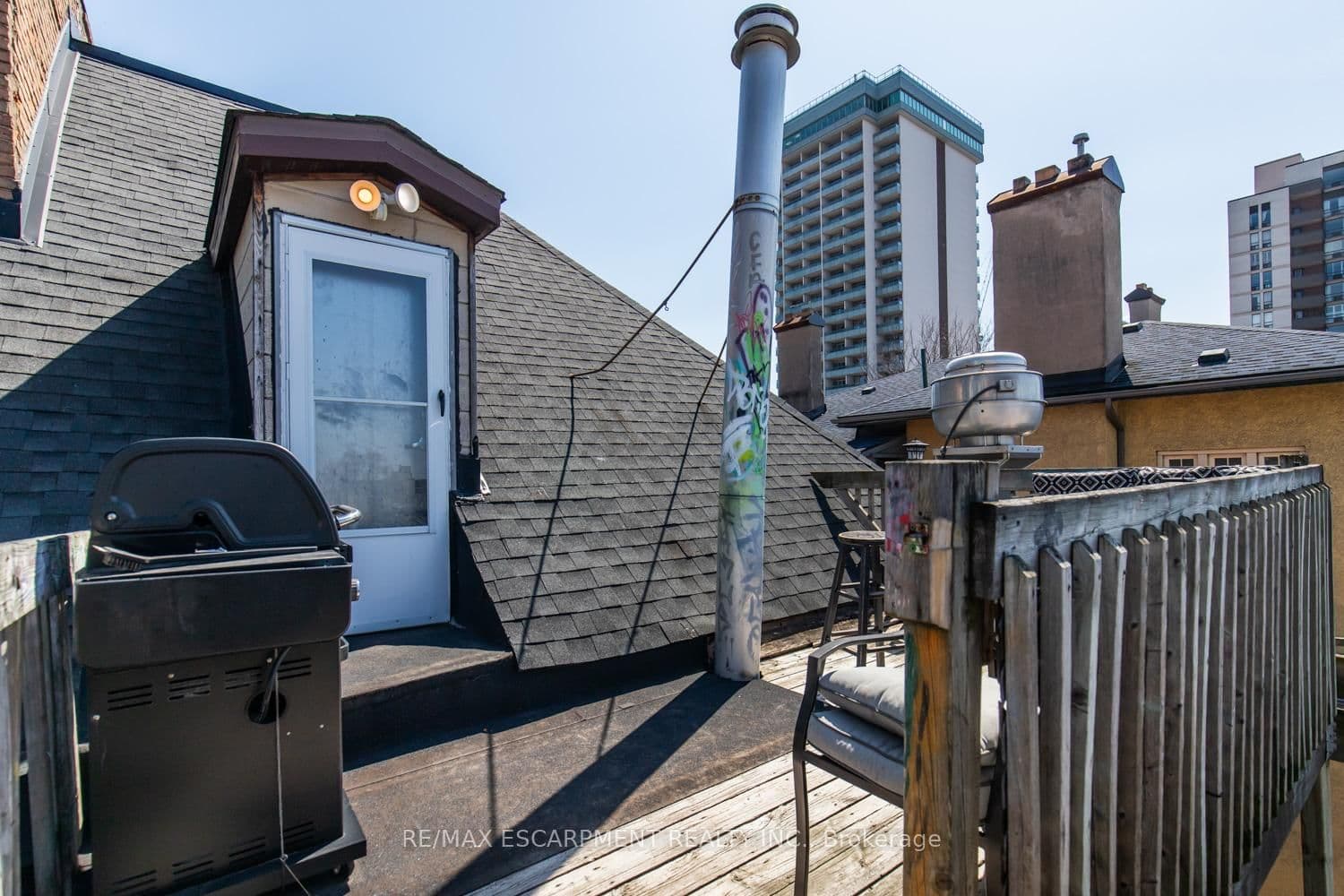 38 Hess Street S thumbnail 34