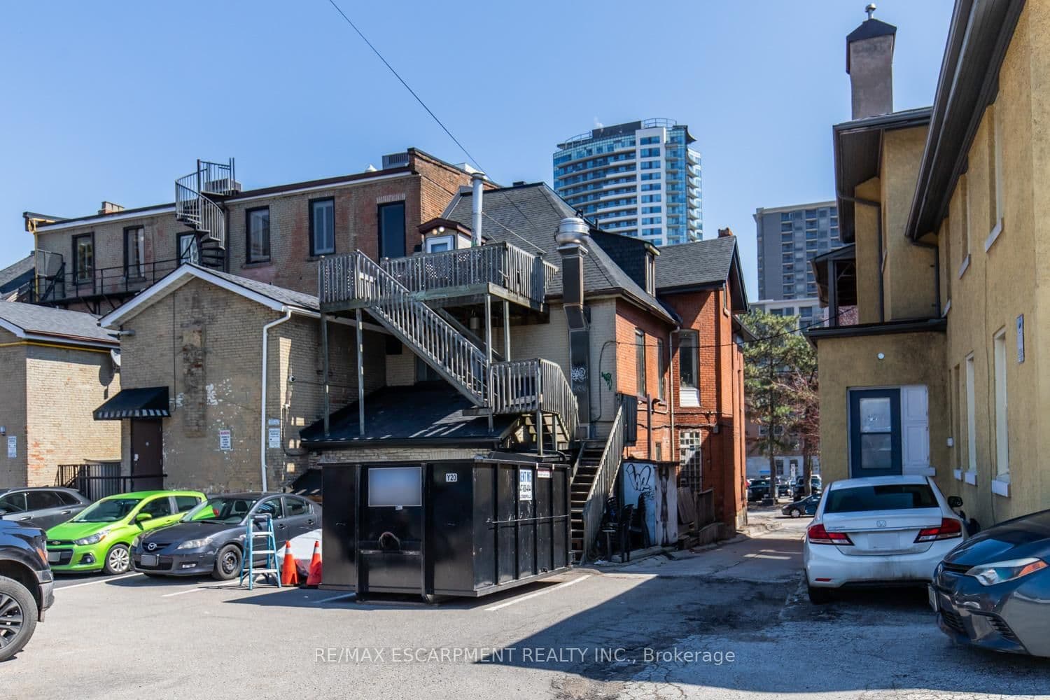 38 Hess Street S thumbnail 38