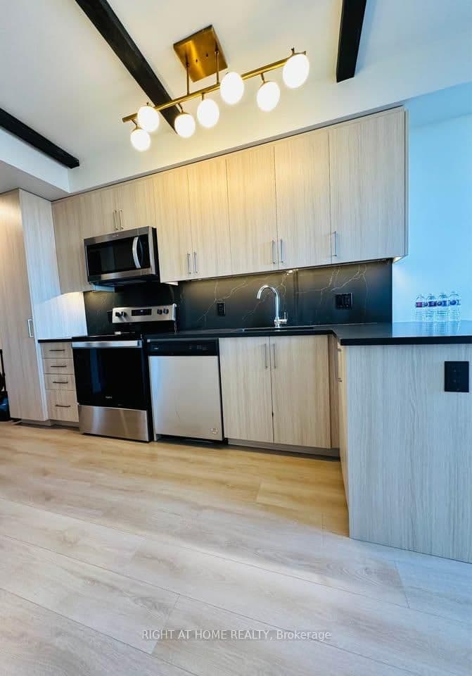 #1805 - 145 Columbia Street W