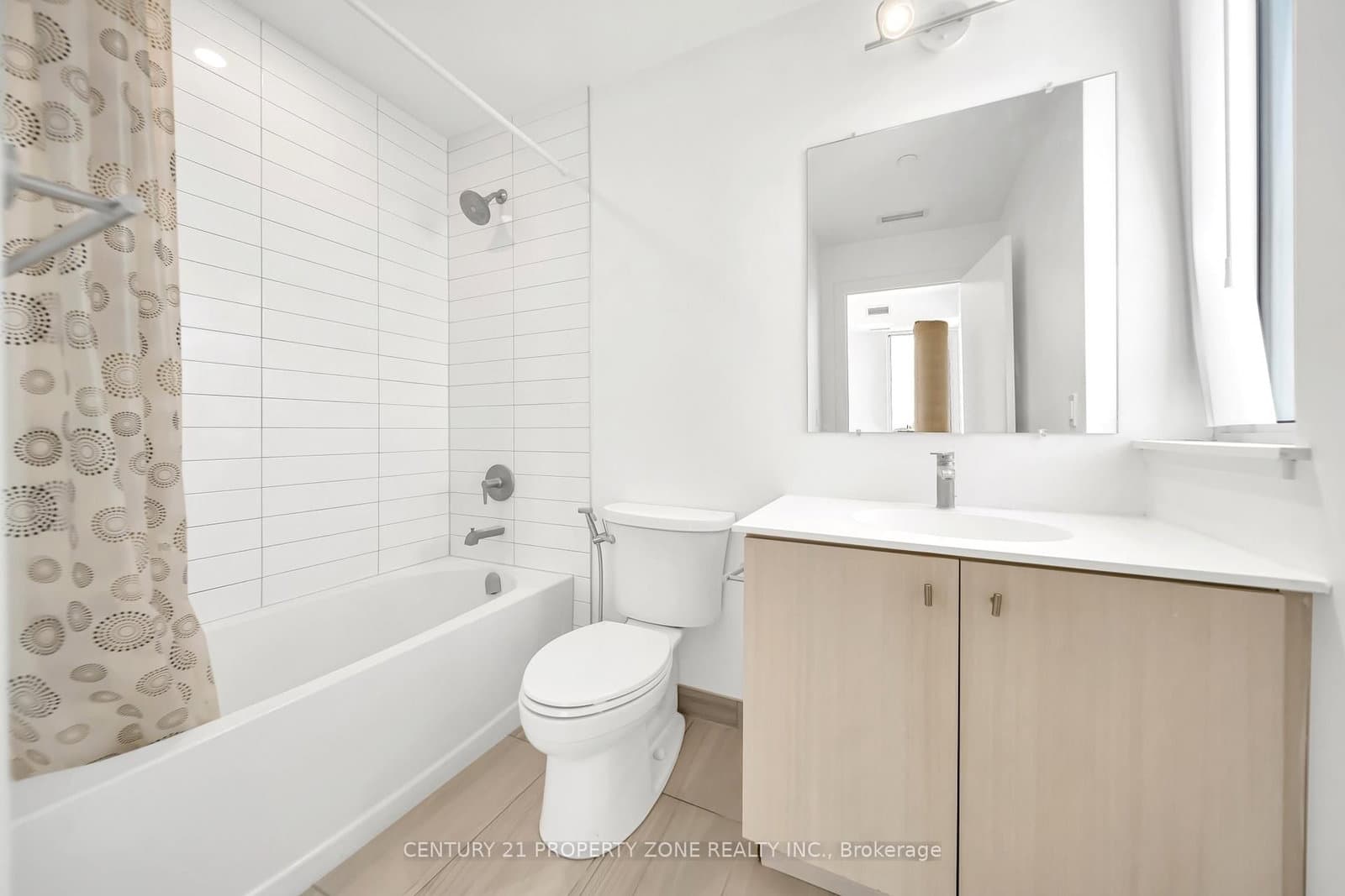 5 WELLINGTON Street, Unit 1612 thumbnail 12