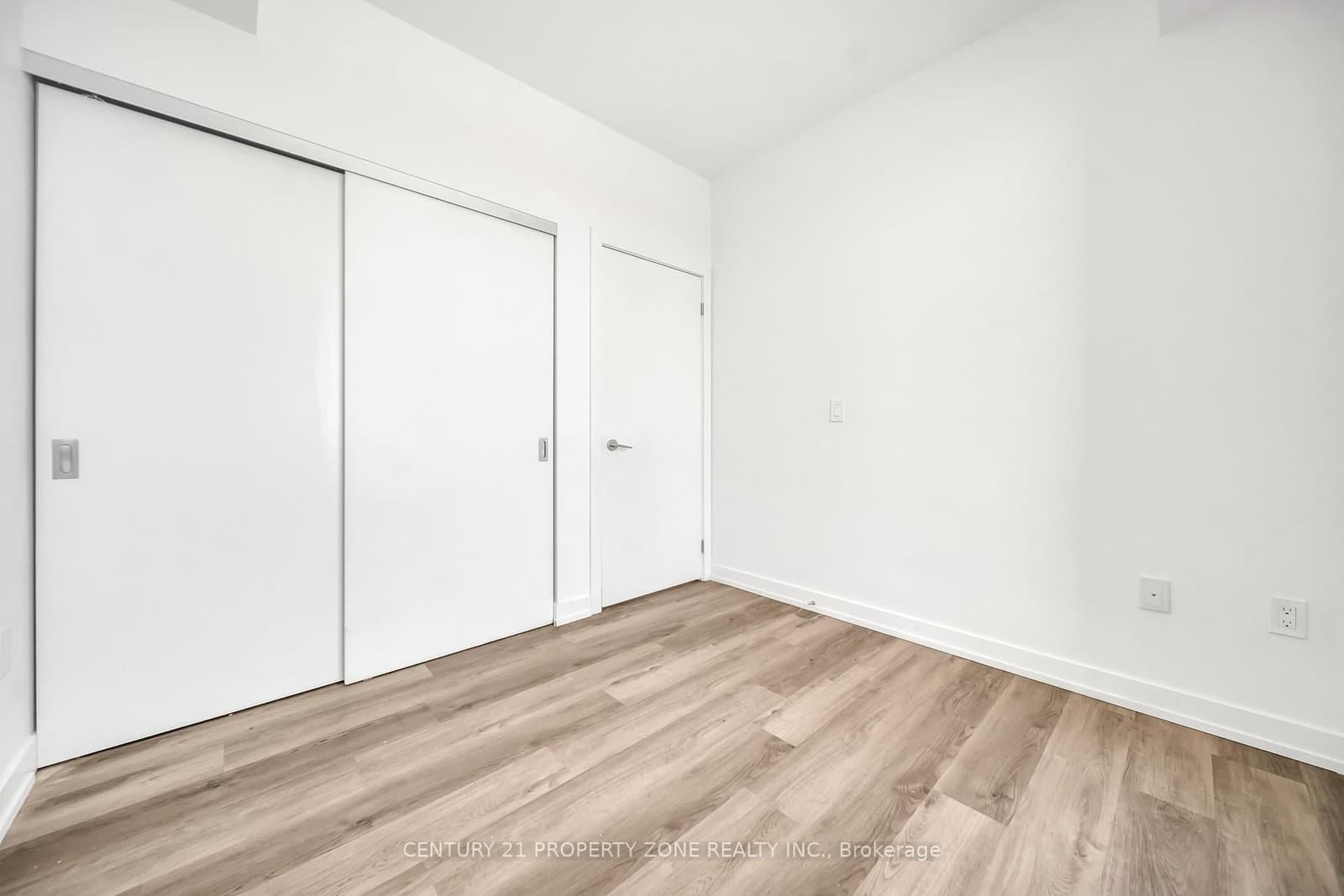 5 WELLINGTON Street, Unit 1612 thumbnail 14