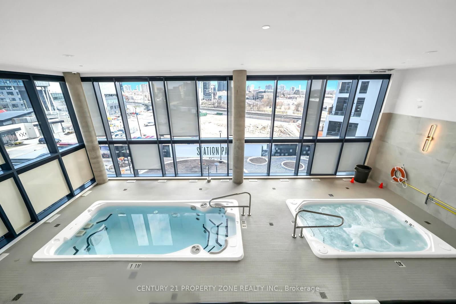 5 WELLINGTON Street, Unit 1612 thumbnail 22