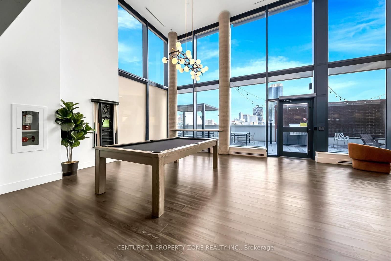 5 WELLINGTON Street, Unit 1612 thumbnail 24