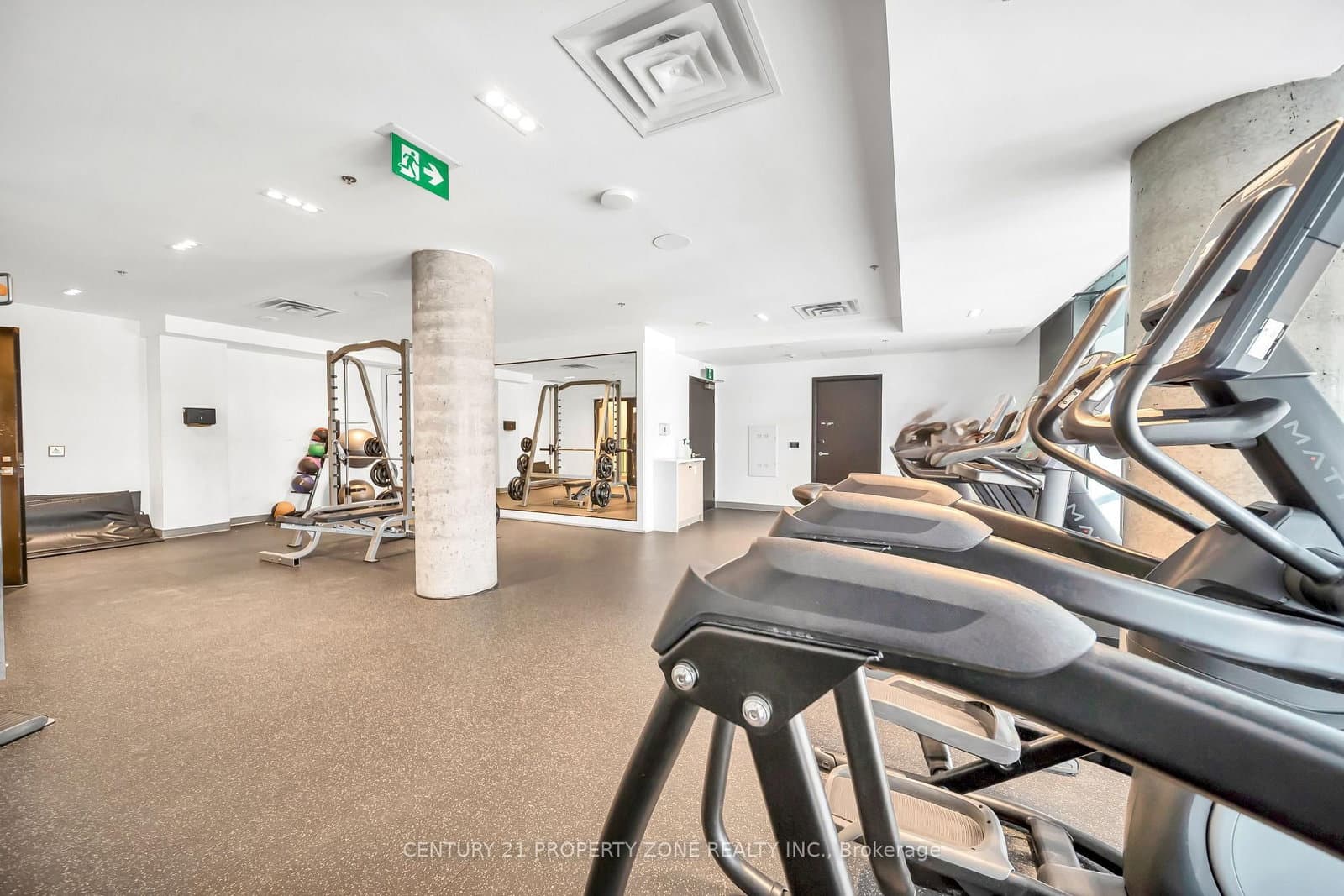 5 WELLINGTON Street, Unit 1612 thumbnail 27